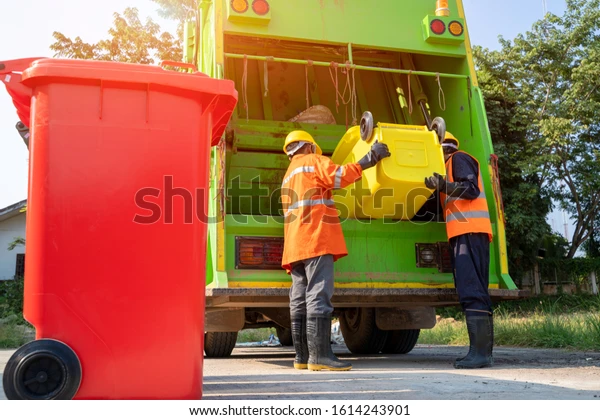 Immagine Raccolta porta a porta dei rifiuti solidi urbani
